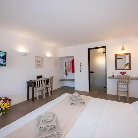 Myrsini's Luxury Merchia * Kalafatis