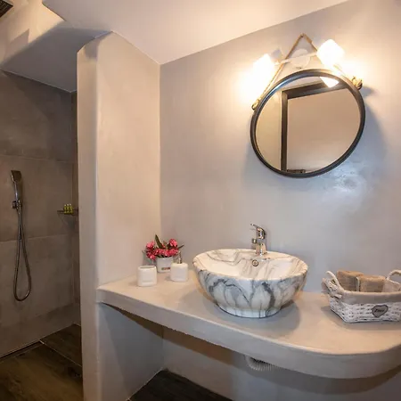 Myrsini's Luxury Merchia * Καλαφάτη